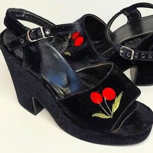 Black velvet platform open toe heels w/cherry applique 7.5 Evening Holidays